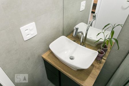 Banheiro de apartamento para alugar com 1 quarto, 20m² em Brás, São Paulo