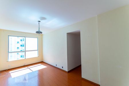 Apartamento à venda com 70m², 2 quartos e 1 vagaSala