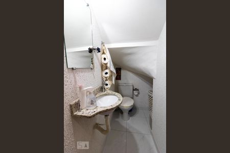 Lavabo de casa à venda com 3 quartos, 180m² em Vila Pires, Santo André