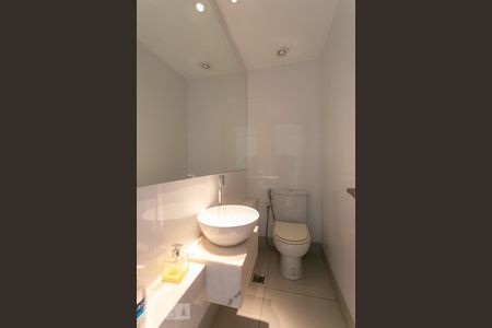 Lavabo de apartamento para alugar com 2 quartos, 83m² em Funcionários, Belo Horizonte