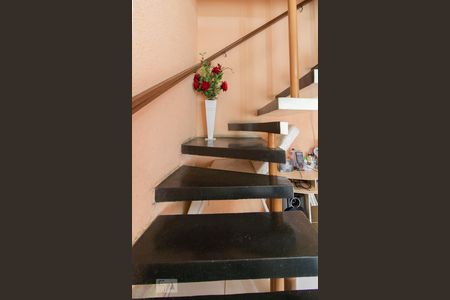 Escada de casa à venda com 2 quartos, 100m² em Vila Maria Baixa, São Paulo