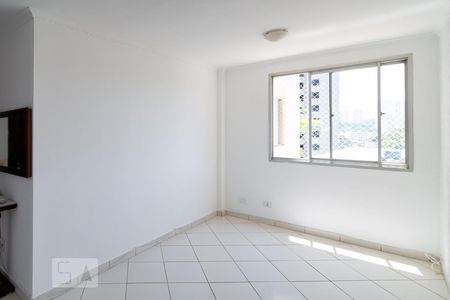 Sala de apartamento para alugar com 3 quartos, 75m² em Vila Constança, São Paulo