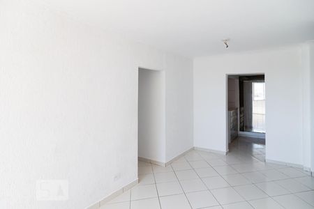 Sala de apartamento para alugar com 3 quartos, 75m² em Vila Constança, São Paulo