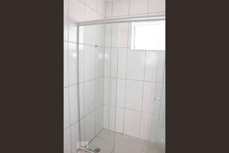 Banheiro de apartamento à venda com 1 quarto, 49m² em Vila Jardim, Porto Alegre