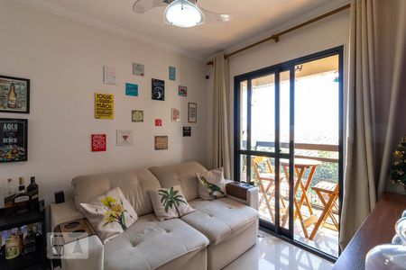 Sala de Estar de apartamento para alugar com 3 quartos, 71m² em Vila Carbone, São Paulo