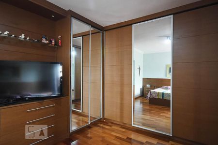 Casa para alugar com 350m², 5 quartos e 5 vagas Casa para alugar com 350m², 5 quartos e 5 vagasArmário da suíte 3