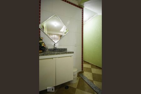 Casa para alugar com 350m², 5 quartos e 5 vagas Casa para alugar com 350m², 5 quartos e 5 vagasBanheiro do salão 1