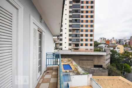Casa para alugar com 350m², 5 quartos e 5 vagas Casa para alugar com 350m², 5 quartos e 5 vagasVaranda da suíte 4