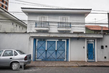 Casa para alugar com 350m², 5 quartos e 5 vagas Casa para alugar com 350m², 5 quartos e 5 vagasFachada