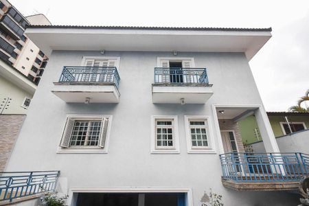 Casa para alugar com 350m², 5 quartos e 5 vagas Casa para alugar com 350m², 5 quartos e 5 vagasFachada