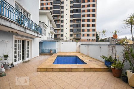 Casa para alugar com 350m², 5 quartos e 5 vagas Casa para alugar com 350m², 5 quartos e 5 vagasPiscina