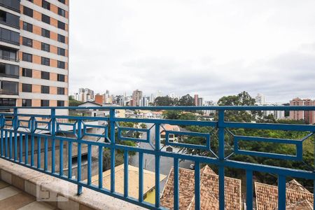 Casa para alugar com 350m², 5 quartos e 5 vagas Casa para alugar com 350m², 5 quartos e 5 vagasVaranda da suíte 4