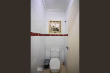 Casa para alugar com 350m², 5 quartos e 5 vagas Casa para alugar com 350m², 5 quartos e 5 vagasBanheiro do salão 1