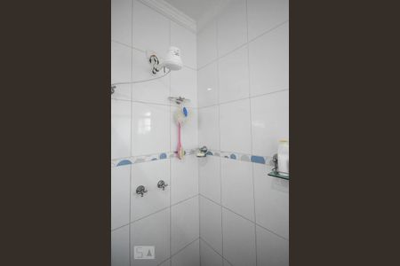 Casa para alugar com 350m², 5 quartos e 5 vagas Casa para alugar com 350m², 5 quartos e 5 vagasChuveiro do banheiro da suíte 3