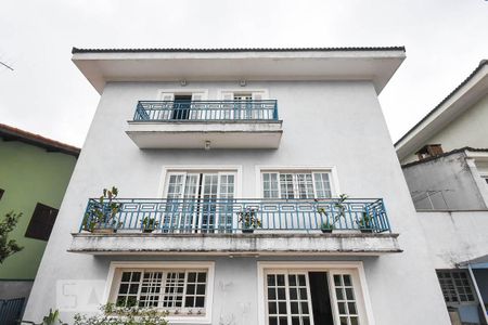 Casa para alugar com 350m², 5 quartos e 5 vagas Casa para alugar com 350m², 5 quartos e 5 vagasFachada posterior