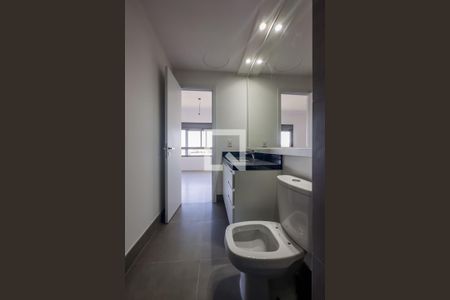 Banheiro de kitnet/studio à venda com 1 quarto, 64m² em Teresópolis, Porto Alegre