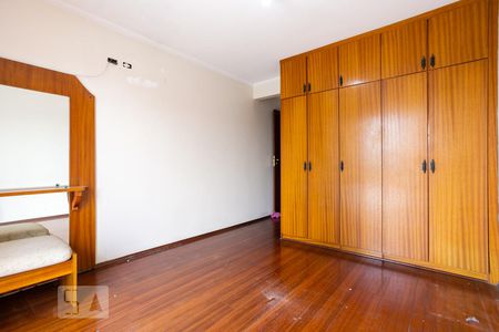 Suíte de casa à venda com 3 quartos, 150m² em Vila Romero, São Paulo