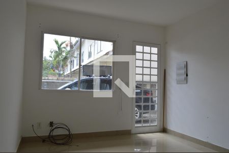 Sala de casa à venda com 2 quartos, 55m² em Taquara, Rio de Janeiro