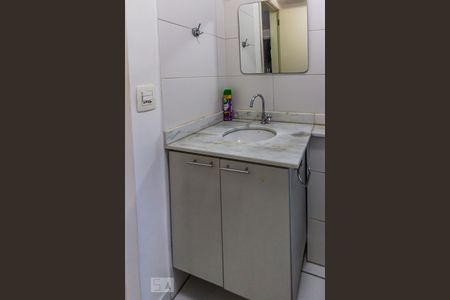 Banheiro de kitnet/studio para alugar com 1 quarto, 36m² em Bela Vista, São Paulo