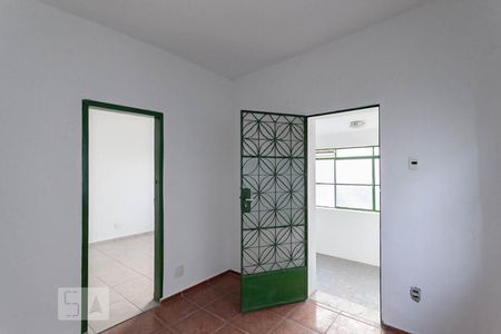 Sala 1 de casa para alugar com 3 quartos, 136m² em Pompéia, Belo Horizonte