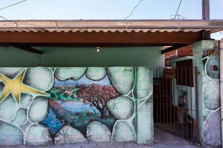 Casa à venda com 80m², 2 quartos e 1 vaga Casa à venda com 80m², 2 quartos e 1 vagaFachada