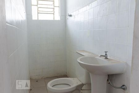 Banheiro de casa para alugar com 2 quartos, 40m² em Vila Diva (zona Norte), São Paulo