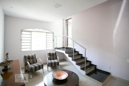 Sala de Estar de casa à venda com 4 quartos, 378m² em Santa Amélia, Belo Horizonte