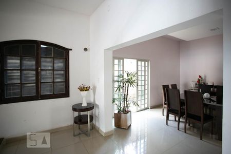 Sala de casa à venda com 4 quartos, 378m² em Santa Amélia, Belo Horizonte