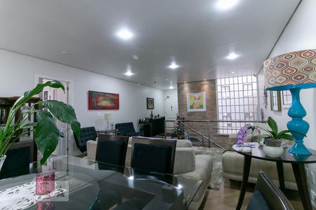 Sala de casa à venda com 3 quartos, 290m² em Vila Alexandria, São Paulo