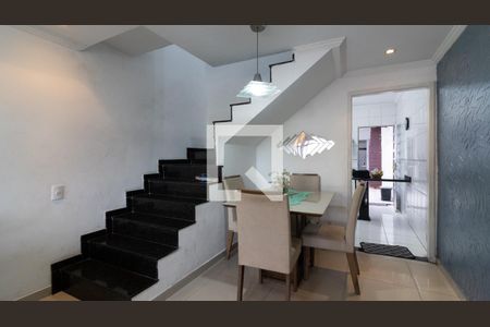 Sala de casa à venda com 2 quartos, 70m² em Vila Paranaguá, São Paulo