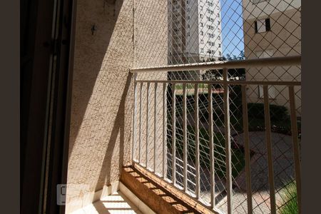 Vista da Sala de apartamento para alugar com 2 quartos, 58m² em Pinheirinho, Curitiba