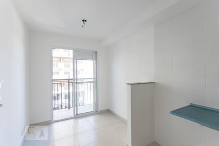 Sala/cozinha de kitnet/studio à venda com 1 quarto, 28m² em Água Branca, São Paulo