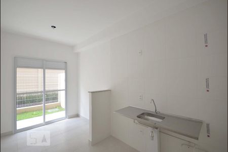 Sala/Cozinha de apartamento para alugar com 1 quarto, 38m² em Cambuci, São Paulo