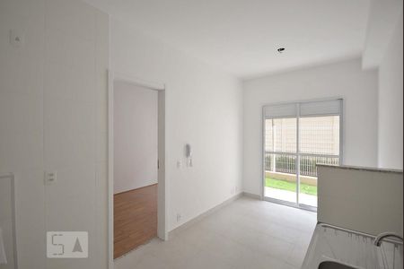 Sala/Cozinha de apartamento para alugar com 1 quarto, 38m² em Cambuci, São Paulo