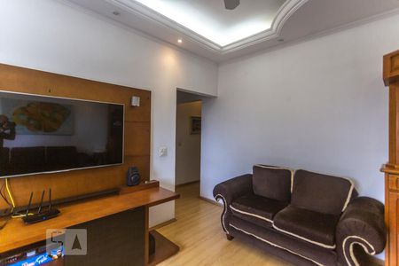 Sala de estar de casa à venda com 4 quartos, 260m² em Alves Dias, São Bernardo do Campo