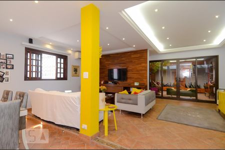 Sala de casa à venda com 3 quartos, 220m² em Jardim Santa Francisca, Guarulhos