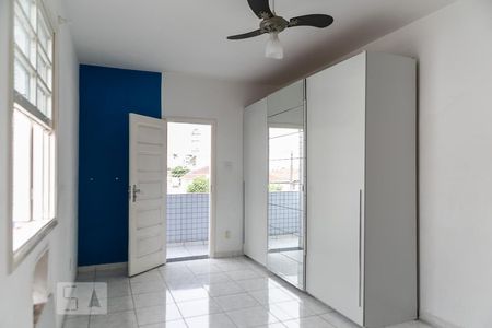 Quarto de apartamento para alugar com 2 quartos, 100m² em Vila Mathias, Santos