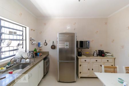 Casa à venda com 170m², 3 quartos e 3 vagas Casa à venda com 170m², 3 quartos e 3 vagasCozinha