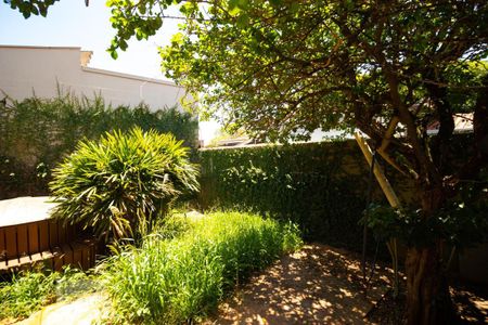 Casa à venda com 170m², 3 quartos e 3 vagas Casa à venda com 170m², 3 quartos e 3 vagasQuintal