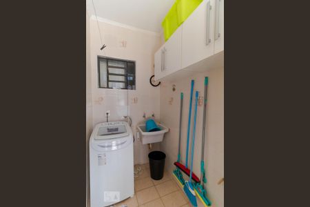 Casa à venda com 170m², 3 quartos e 3 vagas Casa à venda com 170m², 3 quartos e 3 vagasÁrea de Serviço