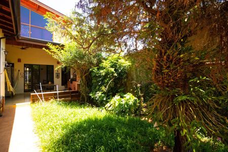 Casa à venda com 170m², 3 quartos e 3 vagas Casa à venda com 170m², 3 quartos e 3 vagasQuintal