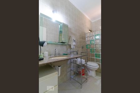 Casa à venda com 170m², 3 quartos e 3 vagas Casa à venda com 170m², 3 quartos e 3 vagasBanheiro