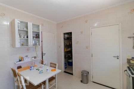 Casa à venda com 170m², 3 quartos e 3 vagas Casa à venda com 170m², 3 quartos e 3 vagasCozinha