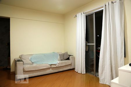 Sala  de apartamento para alugar com 3 quartos, 65m² em Real Parque, São Paulo