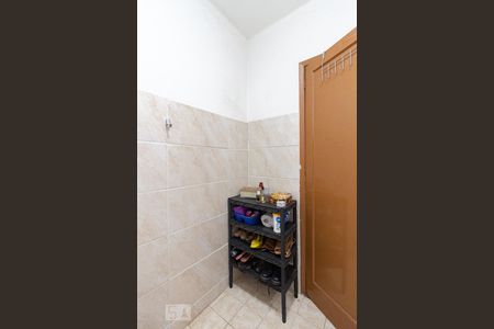 Banheiro de apartamento à venda com 1 quarto, 30m² em Floresta, Porto Alegre