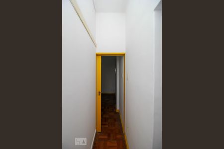 Corredor de apartamento para alugar com 2 quartos, 55m² em Laranjeiras, Rio de Janeiro