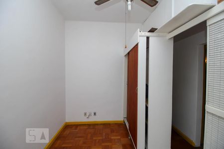 Quarto 1 de apartamento para alugar com 2 quartos, 55m² em Laranjeiras, Rio de Janeiro