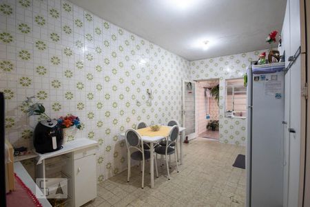 Casa à venda com 378m², 4 quartos e 2 vagas Casa à venda com 378m², 4 quartos e 2 vagasCozinha
