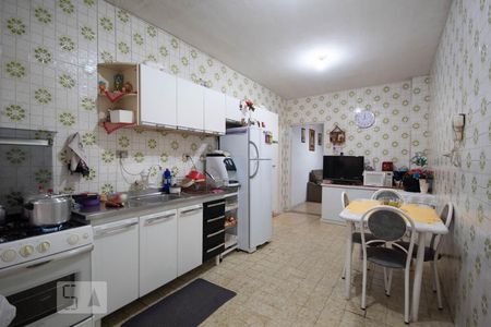 Casa à venda com 378m², 4 quartos e 2 vagas Casa à venda com 378m², 4 quartos e 2 vagasCozinha