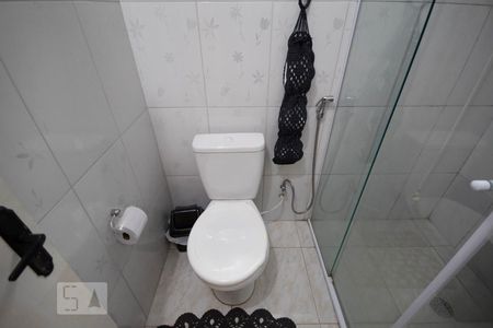 Casa à venda com 378m², 4 quartos e 2 vagas Casa à venda com 378m², 4 quartos e 2 vagasBanheiro Corredor